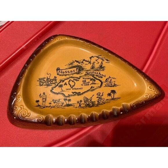 Nassau Bahamas Vintage Ceramic Ashtray - Picture 1 of 5